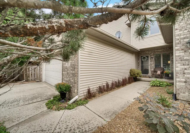 Photo 1 of Townhouse for sale at 935 High Meadow Dr, Crown Point, IN 46307 | MLS# 845919 | Listing updated on 2026-10-01