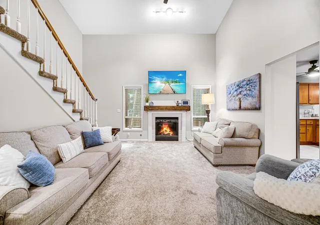 Photo 4 of Townhouse for sale at 935 High Meadow Dr, Crown Point, IN 46307 | MLS# 845919 | Listing updated on 2026-10-01