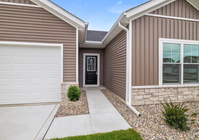Photo 3 of Single family home for sale at 4407 Goldfinch Ave, Valparaiso, IN 46385 | MLS# 845834 | Listing updated on 2026-10-09