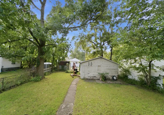 Photo 3 of Single family home for sale at 715 Fairfield Ave, Michigan City, IN 46360 | MLS# 845835 | Listing updated on 2026-09-24