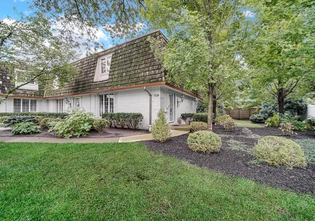 Photo 2 of Condo for sale at 1326 Camellia Dr, Munster, IN 46321 | MLS# 845854 | Listing updated on 2026-09-30