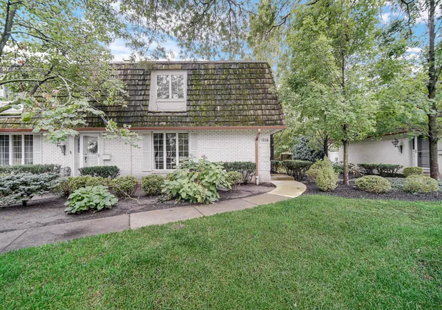Photo 3 of Condo for sale at 1326 Camellia Dr, Munster, IN 46321 | MLS# 845854 | Listing updated on 2026-09-30