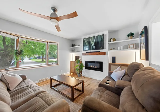 Photo 3 of Sale Pending at 409 Trail St, Michigan City, IN 46360 | MLS# 845985 | Listing updated on 2026-10-06