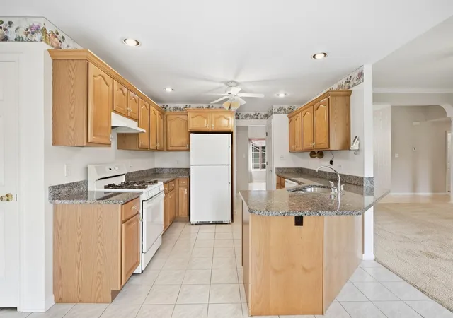 Photo 3 of Sale Pending at 2636 Lancelot Ln, Dyer, IN 46311 | MLS# 845860 | Listing updated on 2026-10-07