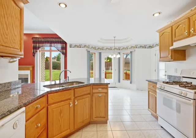 Photo 4 of Sale Pending at 2636 Lancelot Ln, Dyer, IN 46311 | MLS# 845860 | Listing updated on 2026-10-07