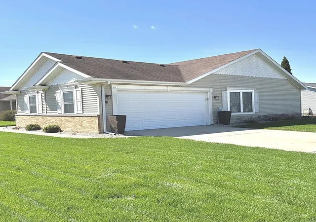 Photo 2 of Townhouse for sale at 257 Willow St, Lowell, IN 46356 | MLS# 845879 | Listing updated on 2026-10-06