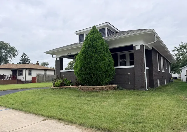 Photo 2 of Single family home for sale at 6824 Ontario Ave, Hammond, IN 46323 | MLS# 845931 | Listing updated on 2026-09-25