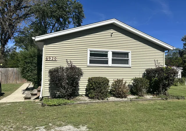 Single family home for sale at 6920 W 134th Avenue, Cedar Lake, IN 46303 | MLS# 846093