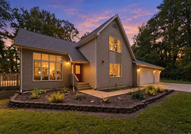 Photo 1 of Single family home for sale at 2778 E 300 South, La Porte, IN 46350 | MLS# 845949 | Listing updated on 2026-10-05