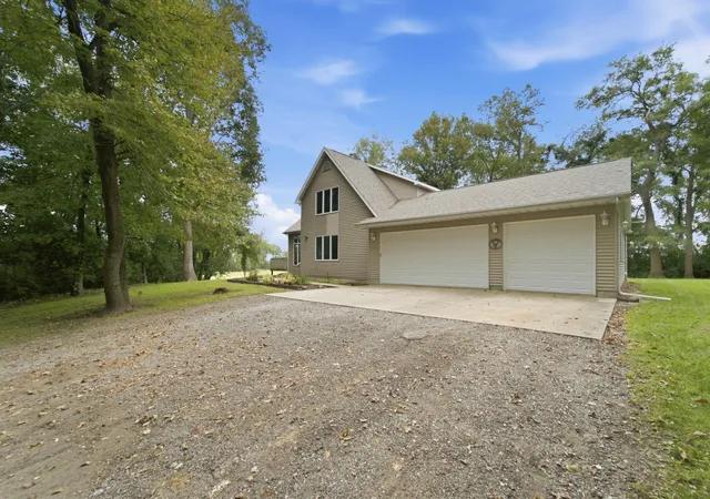 Photo 2 of Single family home for sale at 2778 E 300 South, La Porte, IN 46350 | MLS# 845949 | Listing updated on 2026-10-05