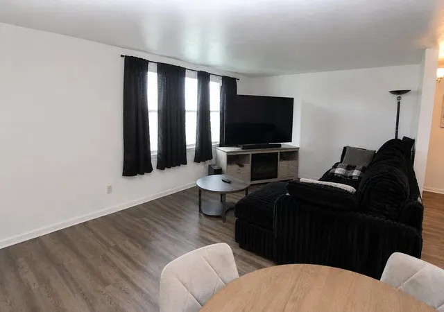 Photo 3 of Sale Pending at 1101 Ohio St, La Porte, IN 46350 | MLS# 845904 | Listing updated on 2026-10-03