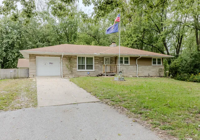 Single family home for sale at 810 S Cline Ave, Griffith, IN 46319 | MLS# 845910
