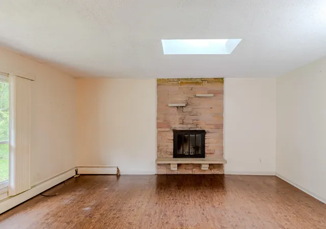 Photo 4 of Single family home for sale at 810 S Cline Ave, Griffith, IN 46319 | MLS# 845910 | Listing updated on 2026-09-25