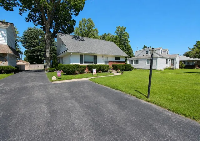 Photo 2 of Single family home for sale at 1103 Ohio St, La Porte, IN 46350 | MLS# 845900 | Listing updated on 2026-09-30