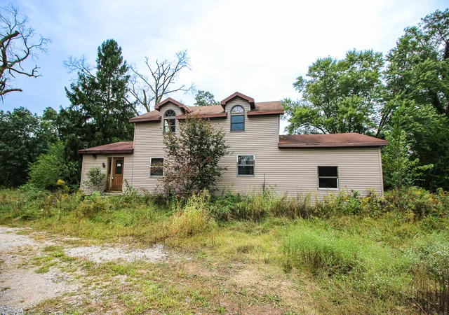 Photo 1 of Sale Pending at 8840 E 400 North, Grovertown, IN 46531 | MLS# 845940 | Listing updated on 2026-10-07