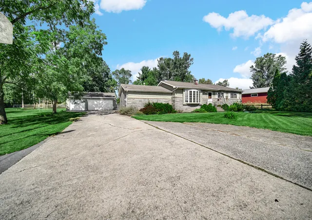 Photo 3 of Single family home for sale at 350 S State Rd 2, Hebron, IN 46341 | MLS# 845939 | Listing updated on 2026-09-26