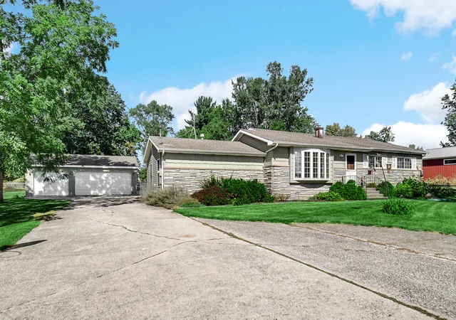 Photo 4 of Single family home for sale at 350 S State Rd 2, Hebron, IN 46341 | MLS# 845939 | Listing updated on 2026-09-26