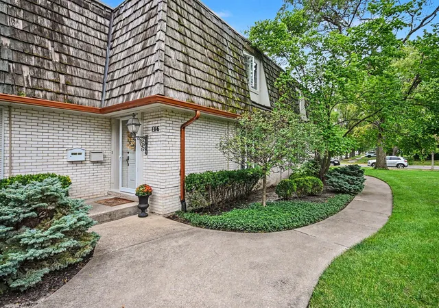 Photo 3 of Condo for sale at 1316 Camellia Dr, Munster, IN 46321 | MLS# 845905 | Listing updated on 2026-09-25