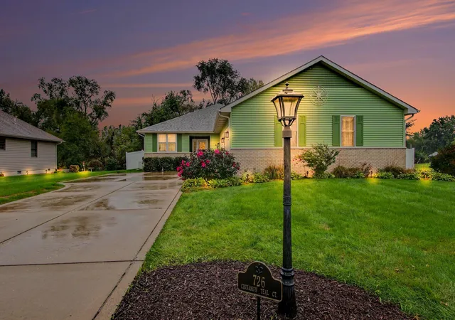 Photo 2 of Sale Pending at 726 Cinnamon Teal Ct, Hobart, IN 46342 | MLS# 846132 | Listing updated on 2026-10-03