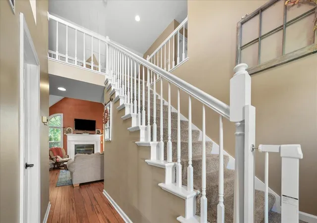 Photo 3 of Sale Pending at 306 Heatherwood Dr E, Valparaiso, IN 46383 | MLS# 845989 | Listing updated on 2026-10-02