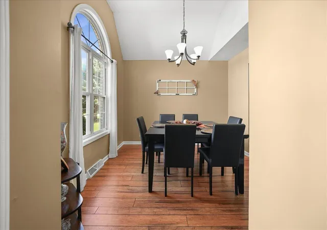 Photo 4 of Sale Pending at 306 Heatherwood Dr E, Valparaiso, IN 46383 | MLS# 845989 | Listing updated on 2026-10-02