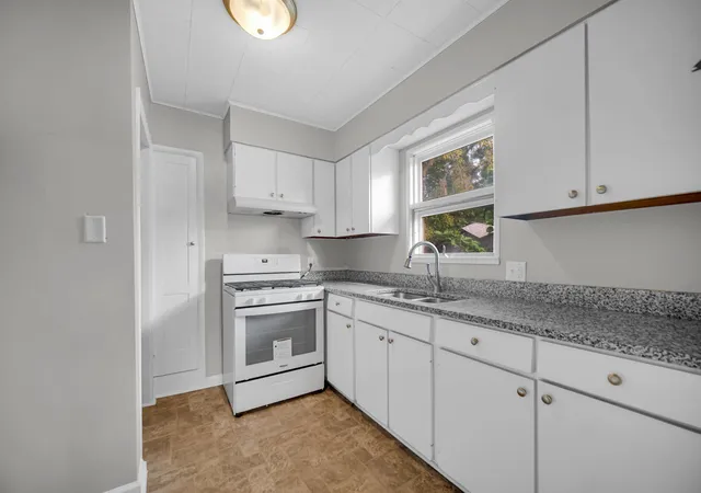 Photo 3 of Single family home for sale at 7005 Broadway, Merrillville, IN 46410 | MLS# 845914 | Listing updated on 2026-09-25