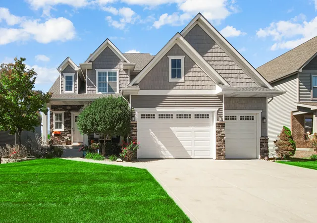 Single family home for sale at 1128 Jeanne Ct, Crown Point, IN 46307 | MLS# 846392