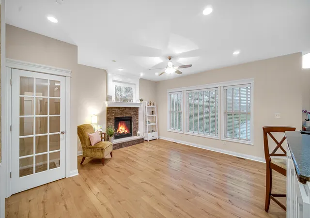 Photo 4 of Single family home for sale at 1128 Jeanne Ct, Crown Point, IN 46307 | MLS# 846392 | Listing updated on 2026-10-06