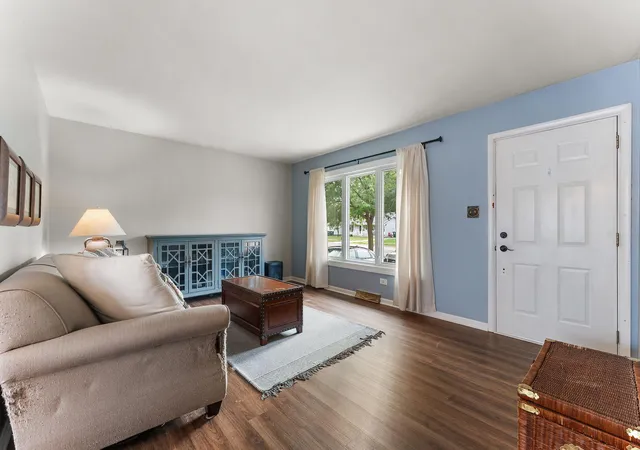 Photo 3 of Single family home for sale at 8013 Columbia Ave, Munster, IN 46321 | MLS# 846084 | Listing updated on 2026-09-30