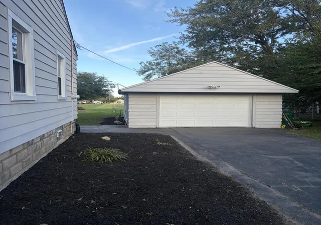 Photo 1 of Single family home for sale at 7509 Marshall St, Merrillville, IN 46410 | MLS# 845936 | Listing updated on 2026-09-27