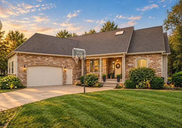 Photo 1 of Single family home for sale at 2461 Aeropostale Dr, Chesterton, IN 46304 | MLS# 846292 | Listing updated on 2026-10-06