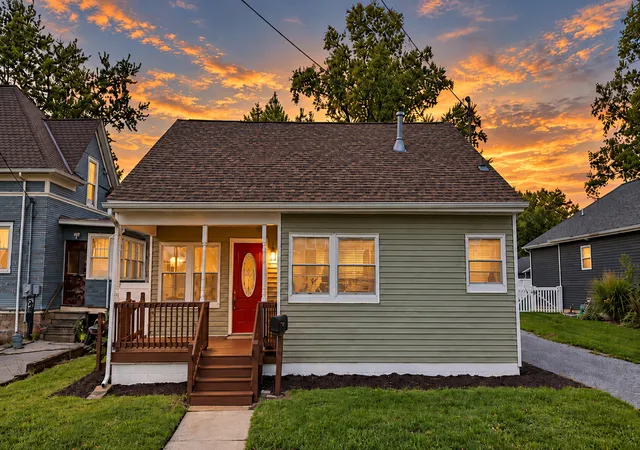 Photo 1 of Single family home for sale at 107 N Jackson St, Crown Point, IN 46307 | MLS# 845946 | Listing updated on 2026-09-26