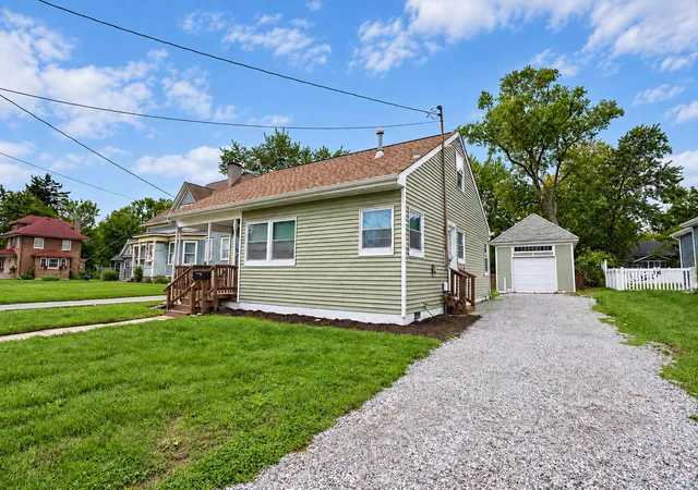 Photo 3 of Single family home for sale at 107 N Jackson St, Crown Point, IN 46307 | MLS# 845946 | Listing updated on 2026-09-26