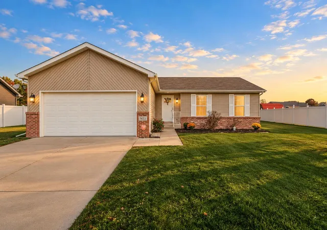 Photo 1 of Single family home for sale at 7422 Cedar Crk Cir, Portage, IN 46368 | MLS# 847280 | Listing updated on 2026-10-29
