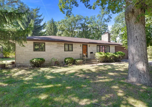 Photo 1 of Single family home for sale at 11632 Woodmar Pl, Cedar Lake, IN 46303 | MLS# 846345 | Listing updated on 2026-10-05