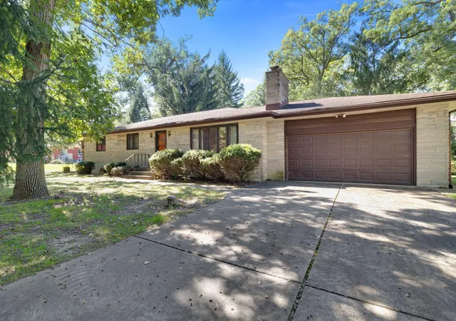 Photo 2 of Single family home for sale at 11632 Woodmar Pl, Cedar Lake, IN 46303 | MLS# 846345 | Listing updated on 2026-10-05