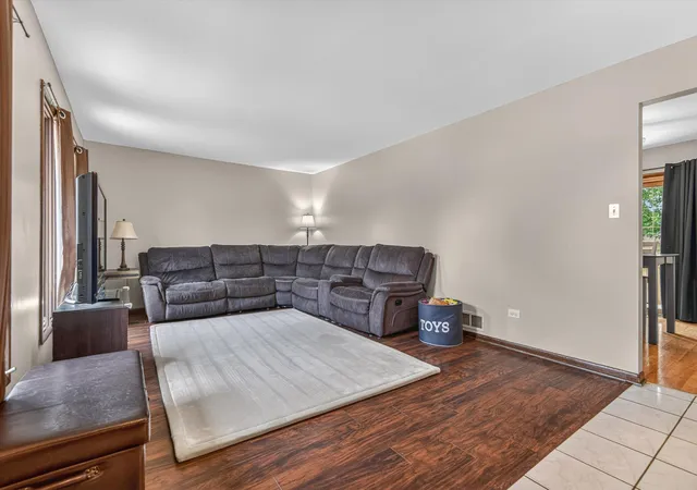 Photo 3 of Single family home for sale at 5038 W 87th Place, Crown Point, IN 46307 | MLS# 846048 | Listing updated on 2026-10-04