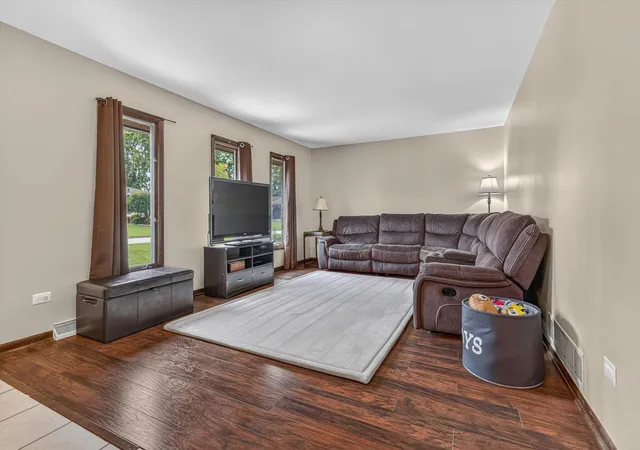 Photo 3 of Single family home for sale at 5038 W 87th Place, Crown Point, IN 46307 | MLS# 846048 | Listing updated on 2026-10-04