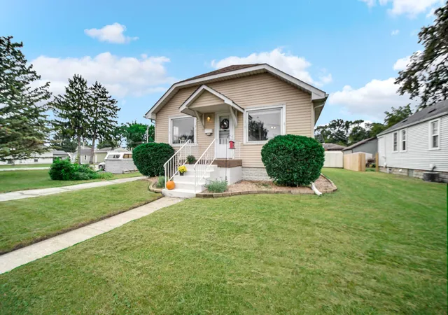 Photo 1 of Single family home for sale at 3446 Highway Ave, Highland, IN 46322 | MLS# 846047 | Listing updated on 2026-09-29