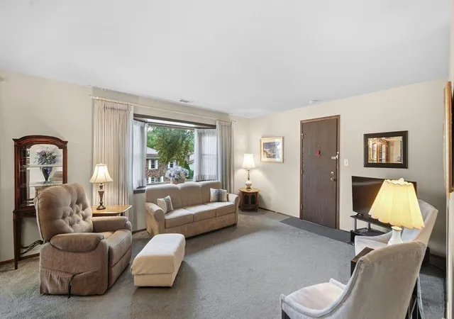 Photo 2 of Condo for sale at 1738 Chelsea St, Schererville, IN 46375 | MLS# 845979 | Listing updated on 2026-09-28