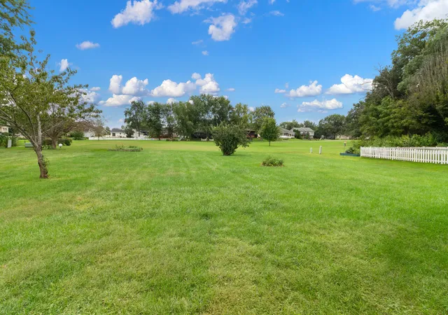Photo 3 of Single family home for sale at 4142 Augusta Dr, Crown Point, IN 46307 | MLS# 845948 | Listing updated on 2026-10-03