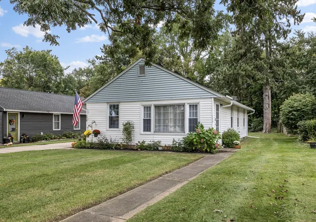 Photo 2 of Sale Pending at 1418 Spruce St, La Porte, IN 46350 | MLS# 845966 | Listing updated on 2026-10-01