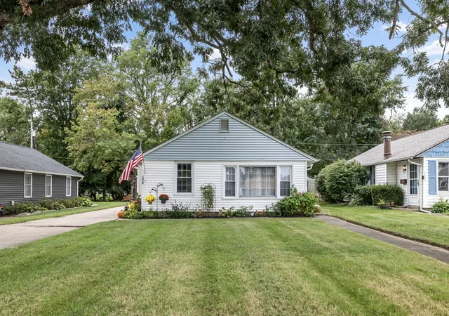 Photo 3 of Sale Pending at 1418 Spruce St, La Porte, IN 46350 | MLS# 845966 | Listing updated on 2026-10-01