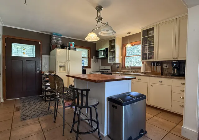 Photo 4 of Single family home for sale at 106 S Adams St, Hebron, IN 46341 | MLS# 845977 | Listing updated on 2026-09-30