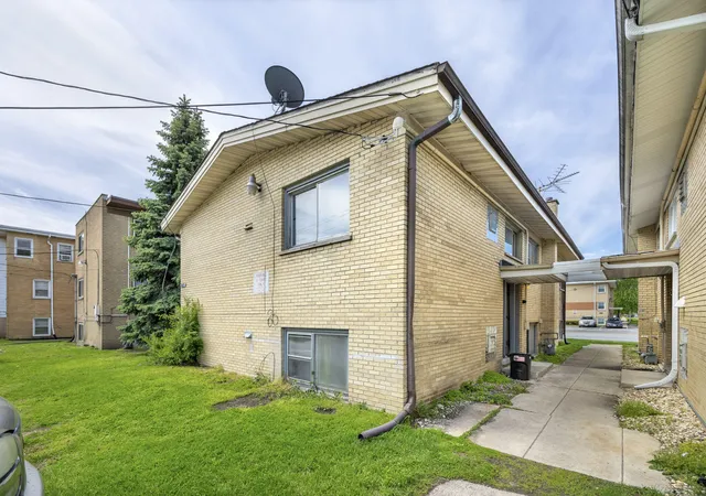 Photo 1 of Sale Pending at 18425 Torrence Ave, Lansing, IL 60438 | MLS# 845973 | Listing updated on 2026-10-15