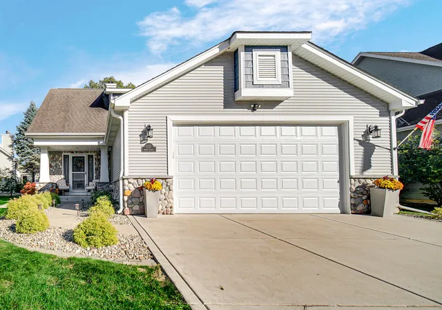 Photo 2 of Single family home for sale at 1721 Briam Cir Dr, Valparaiso, IN 46383 | MLS# 846365 | Listing updated on 2026-10-08