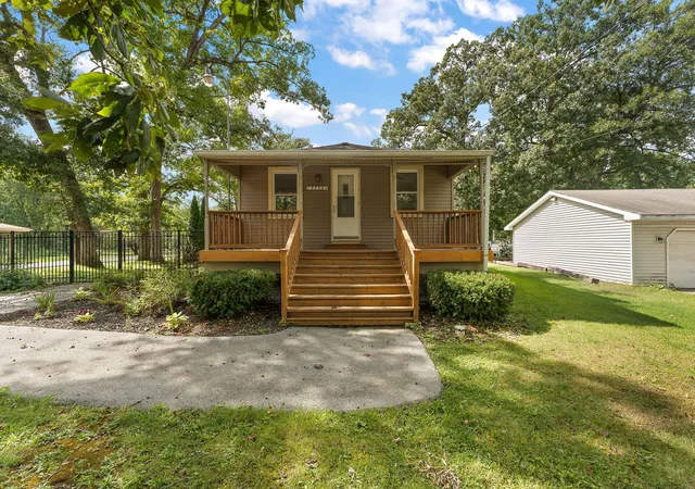 Photo 2 of Sale Pending at 12536 Parrish Ave, Cedar Lake, IN 46303 | MLS# 846003 | Listing updated on 2026-09-30