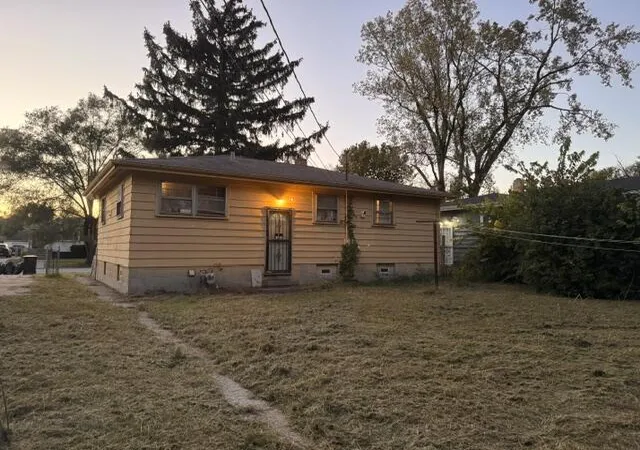 Photo 3 of Single family home for sale at 571 Dallas St, Gary, IN 46406 | MLS# 846451 | Listing updated on 2026-10-07