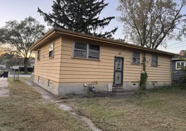 Photo 4 of Single family home for sale at 571 Dallas St, Gary, IN 46406 | MLS# 846451 | Listing updated on 2026-10-07