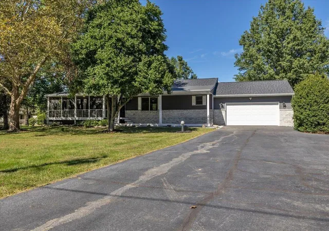 Photo 1 of Sale Pending at 141 W 850 North, Valparaiso, IN 46385 | MLS# 846039 | Listing updated on 2026-10-03